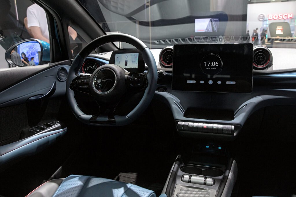 Bilforsikring for unge bilister: Ansvar, kasko og tilvalg – sådan vælger du rigtigt